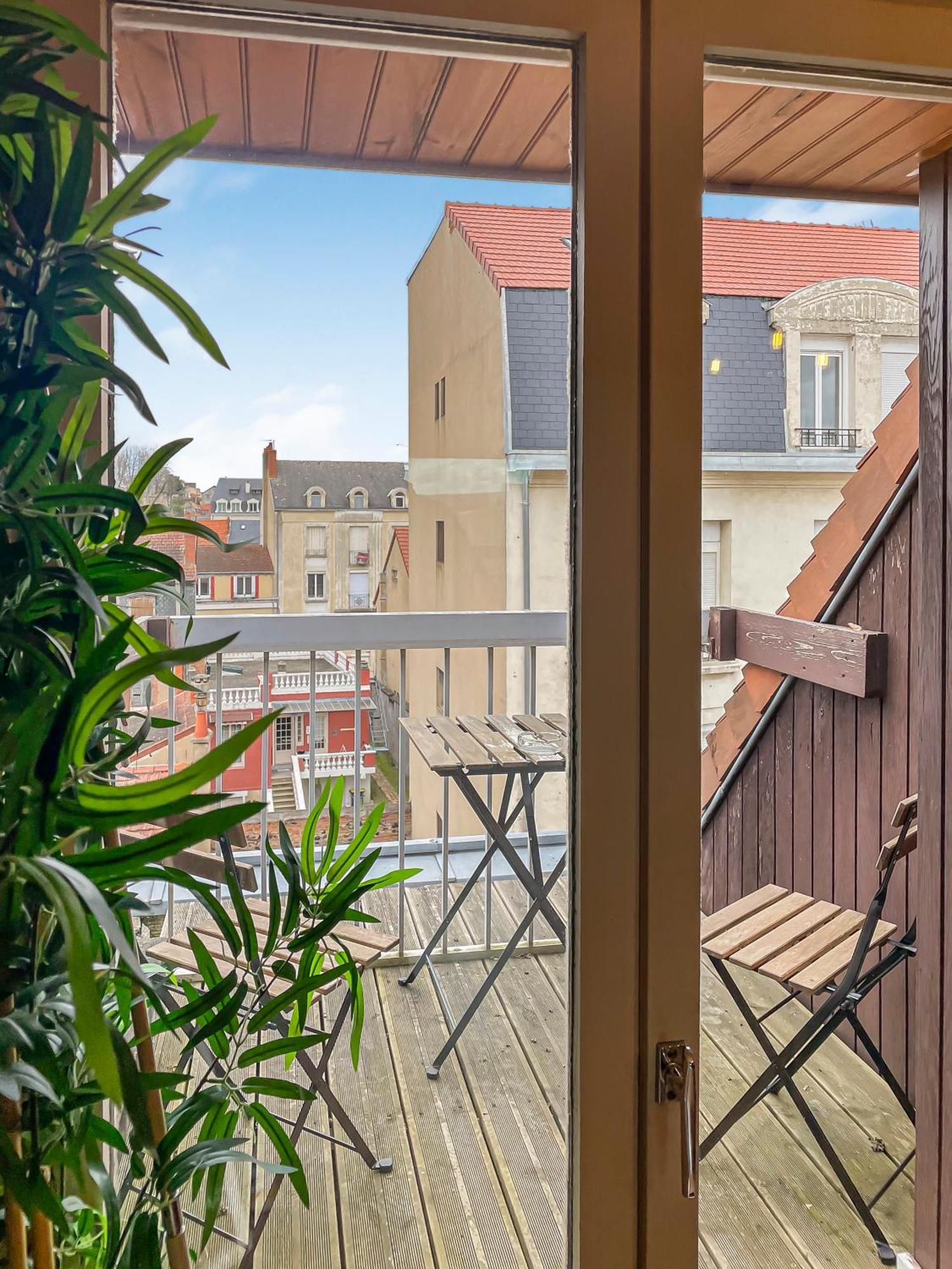 Pied-A-Terre A Montlucon Appartement Buitenkant foto