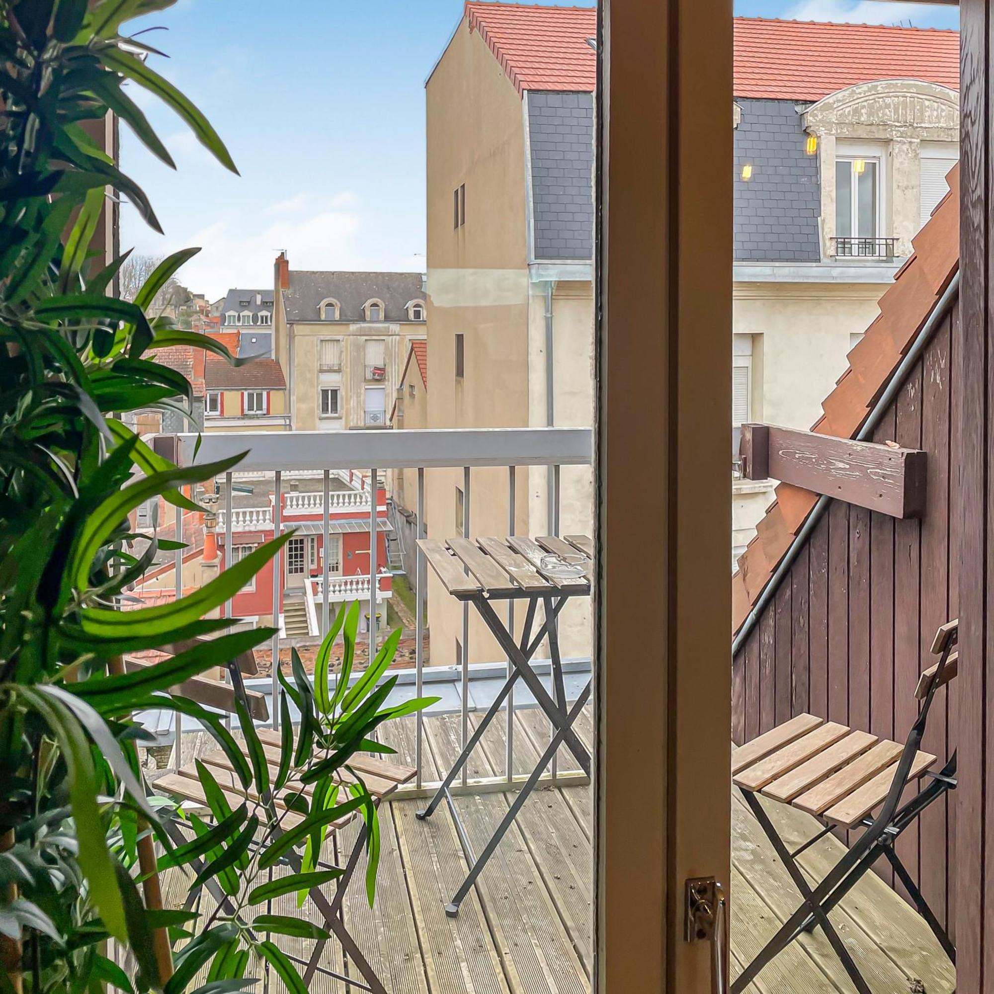 Pied-A-Terre A Montlucon Appartement Buitenkant foto